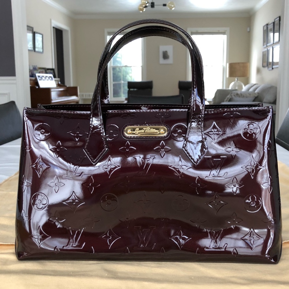SOLD LV Wilshire PM in Vernis Amarante